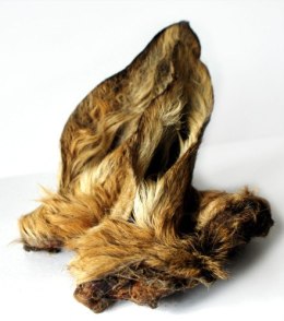 BALTO Ucho sarny z futrem- naturalny gryzak dla psa 2szt